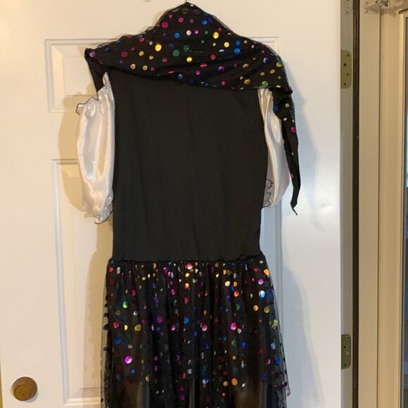 Gypsy costume one-size includes cape/head wrap, goldtone necklace & earrings. - Picture 2 of 11